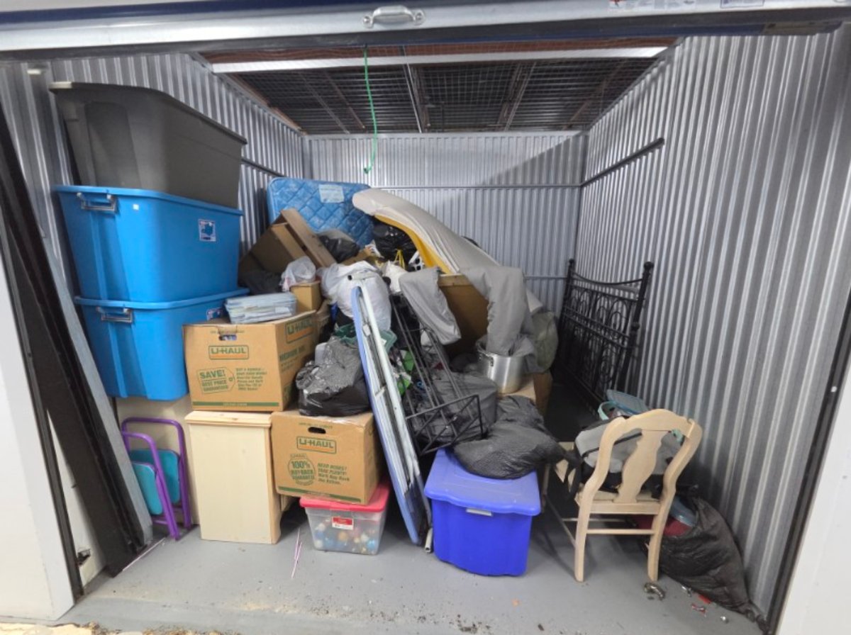 10 x 10 storage unit in Hyattsville, MD