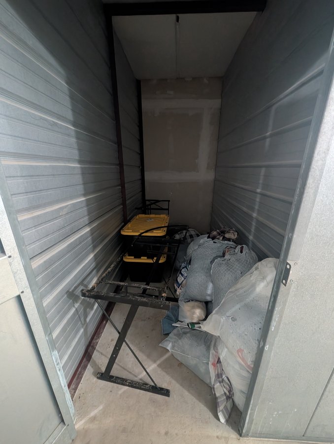 5 x 10 storage unit in Ukiah, CA