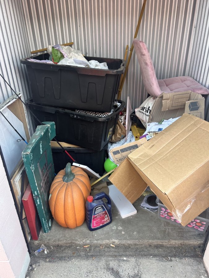 5 x 5 storage unit in Victorville, CA