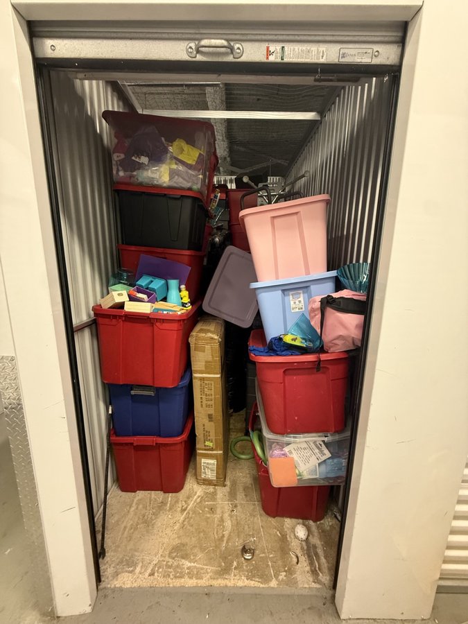 5 x 10 storage unit in Oxon Hill, MD