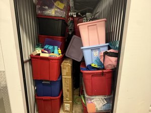 5 x 10 storage unit in Oxon Hill, MD