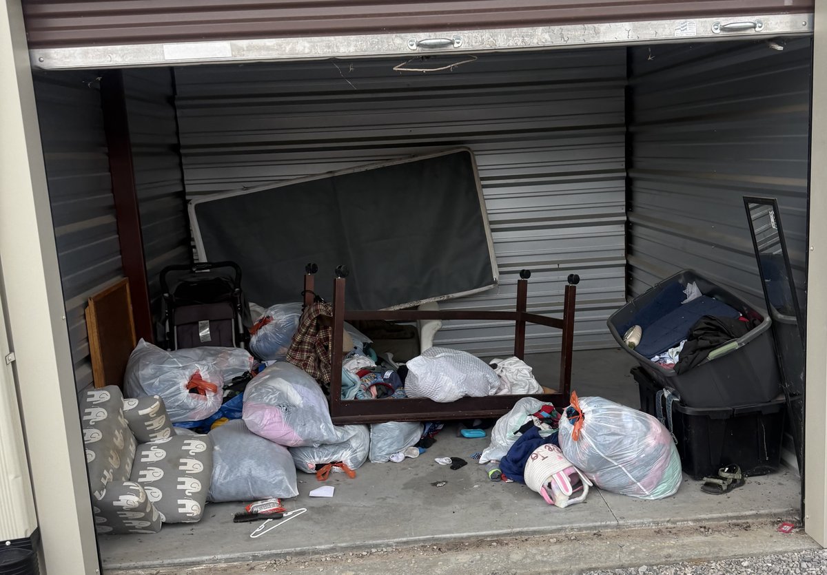 10 x 10 storage unit in Kennett, MO