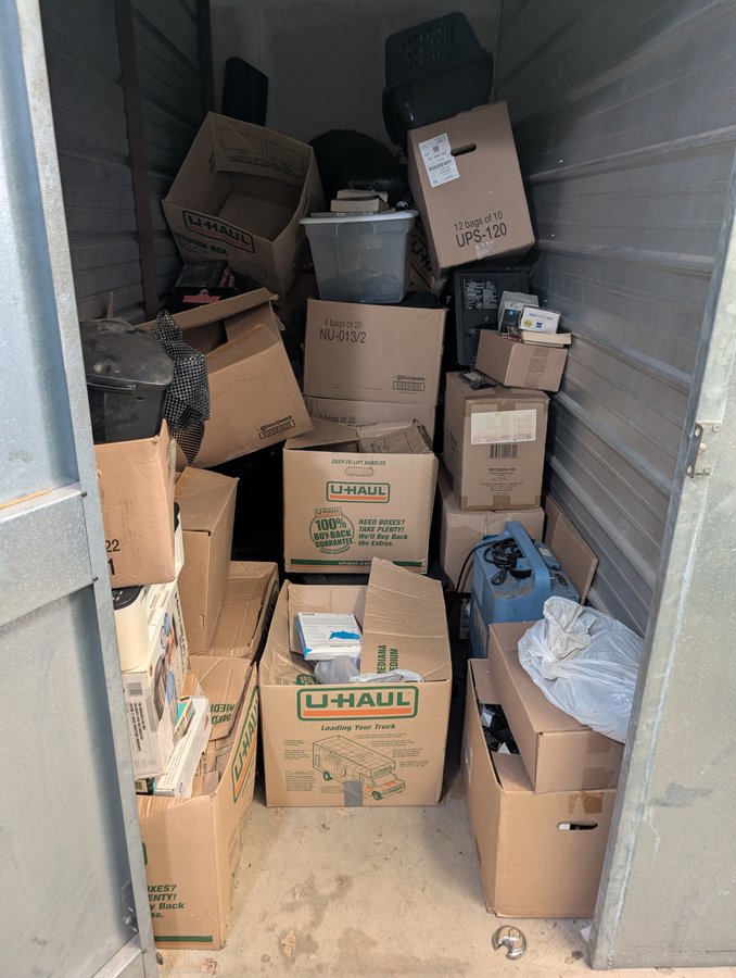 5 x 10 storage unit in Ukiah, CA