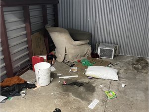 10 x 10 storage unit in Queens, NY