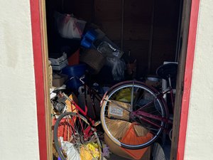10 x 10 storage unit in Sacramento, CA