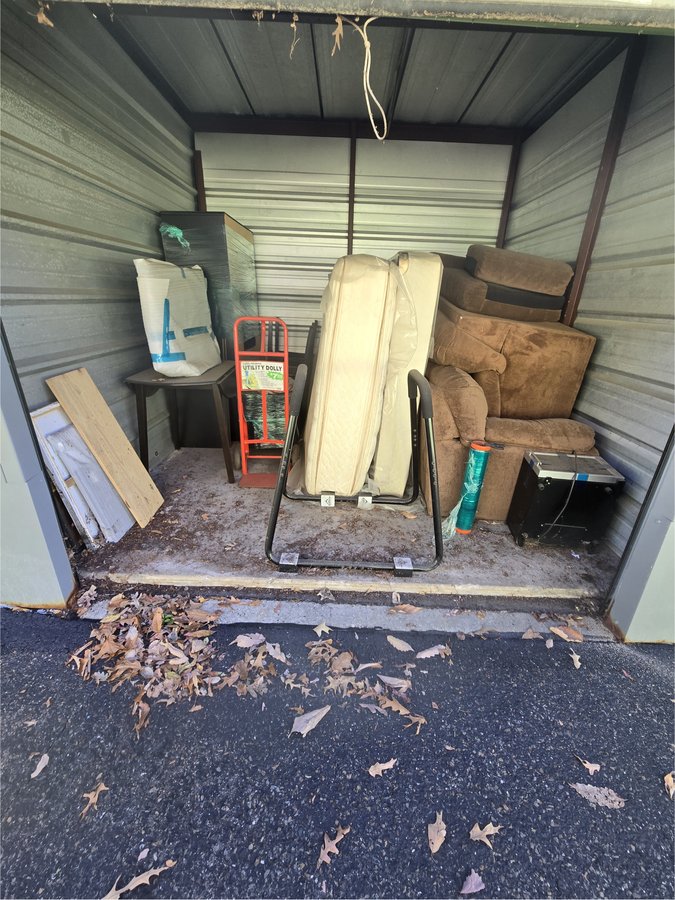 10 x 10 storage unit in Lawnside, NJ