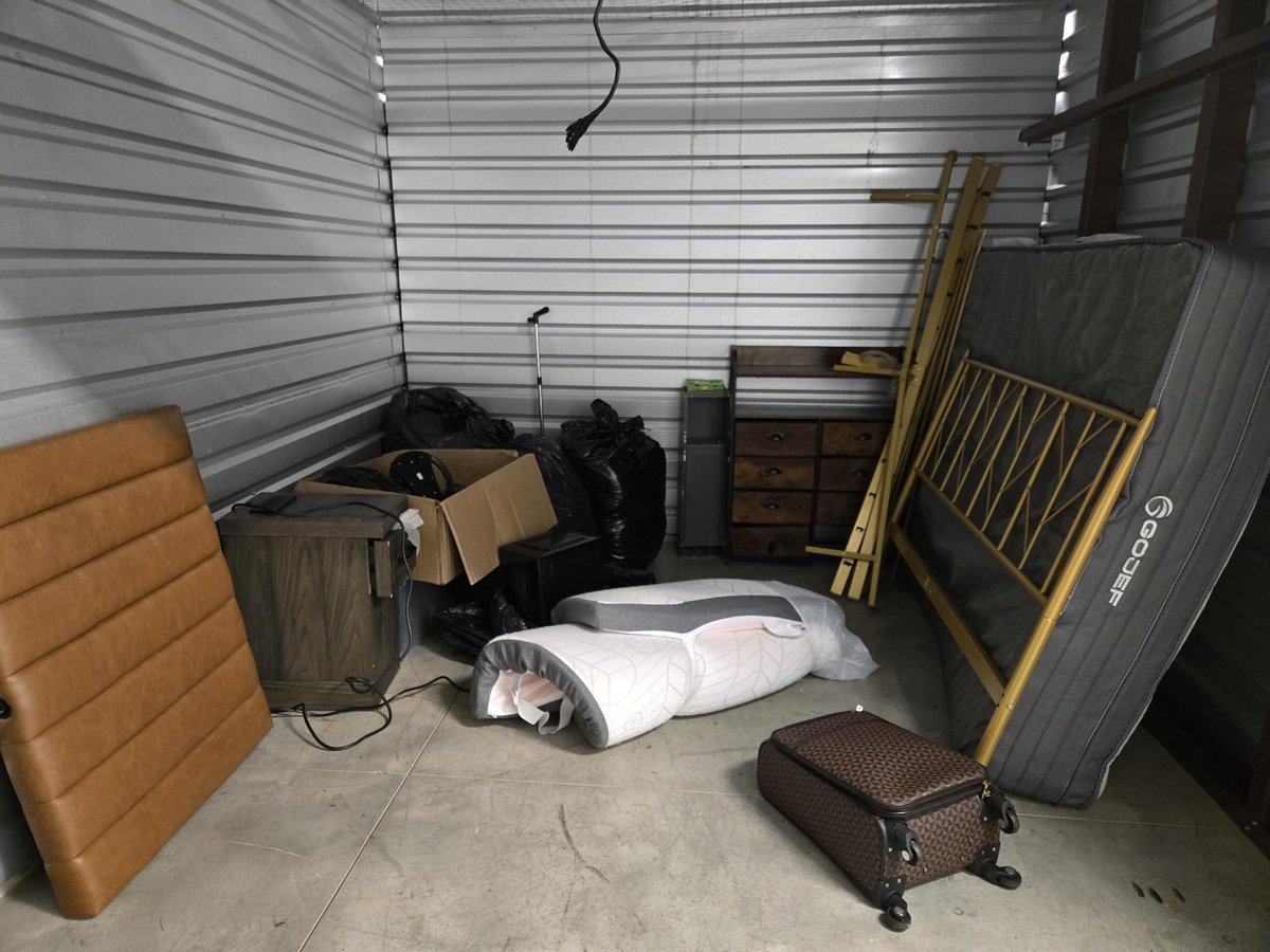 10 x 10 storage unit in Atlanta, GA