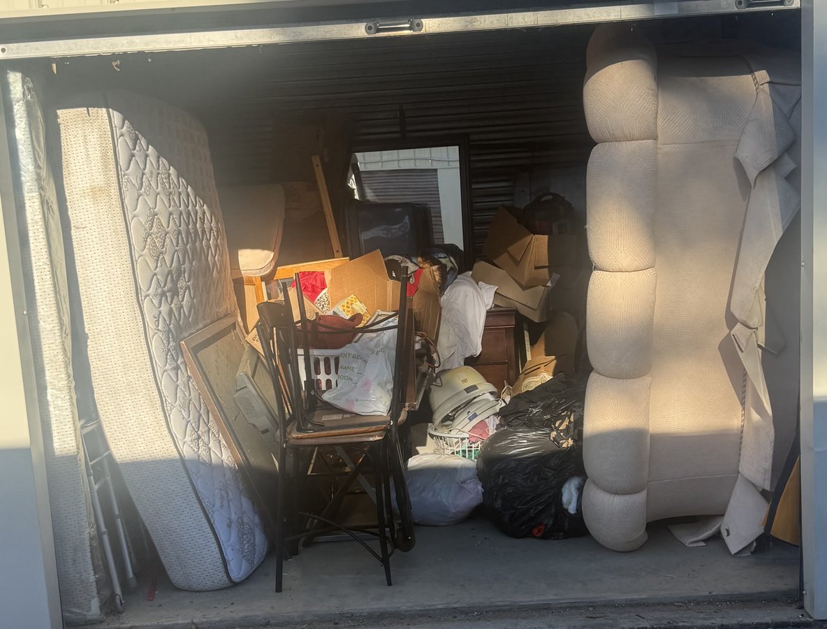 10 x 10 storage unit in Trenton, TN