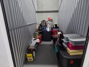 10 x 5 storage unit in Hyattsville, MD