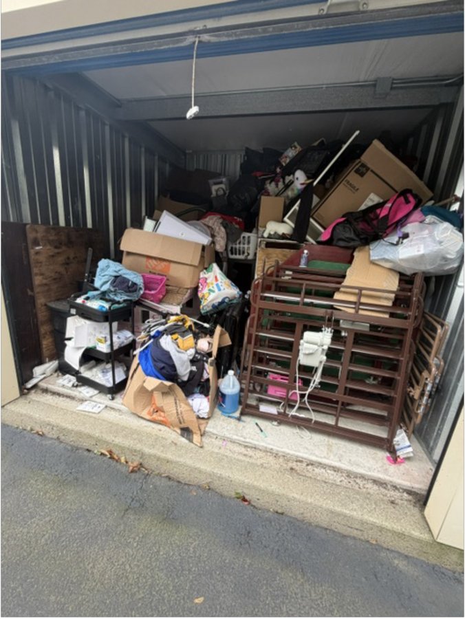 10 x 10 storage unit in Johnston, RI