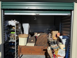 10 x 10 storage unit in Clay, NY