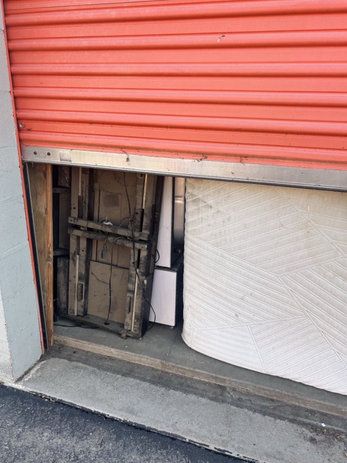 10 x 20 storage unit in Victorville, CA