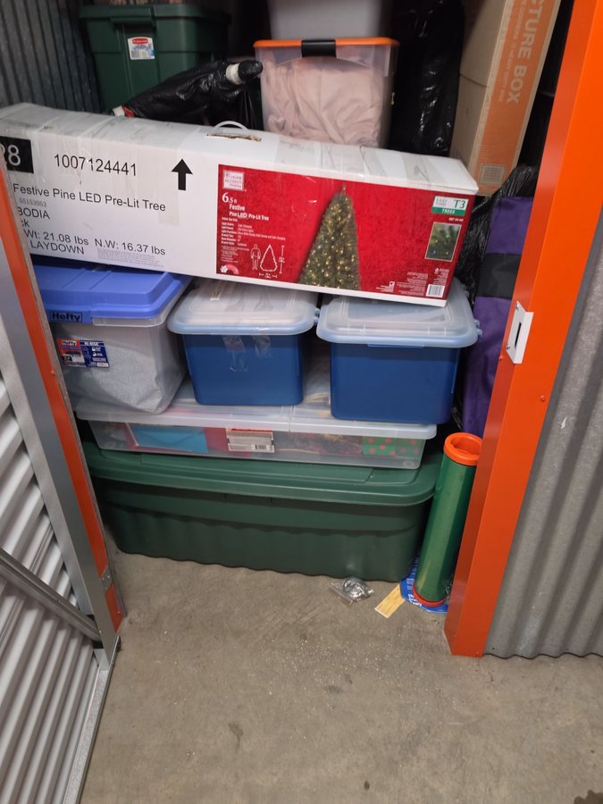 5 x 10 storage unit in Branford, CT