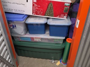5 x 10 storage unit in Branford, CT