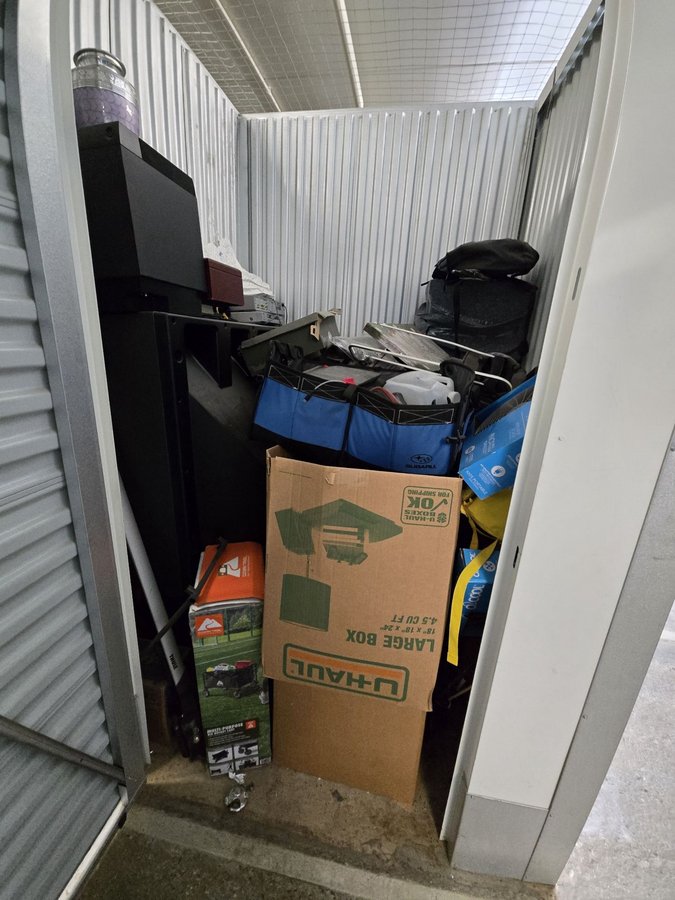 5 x 5 storage unit in Takoma Park, MD