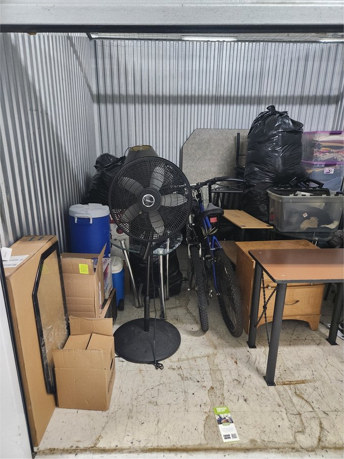 10 x 10 storage unit in Chicago, IL