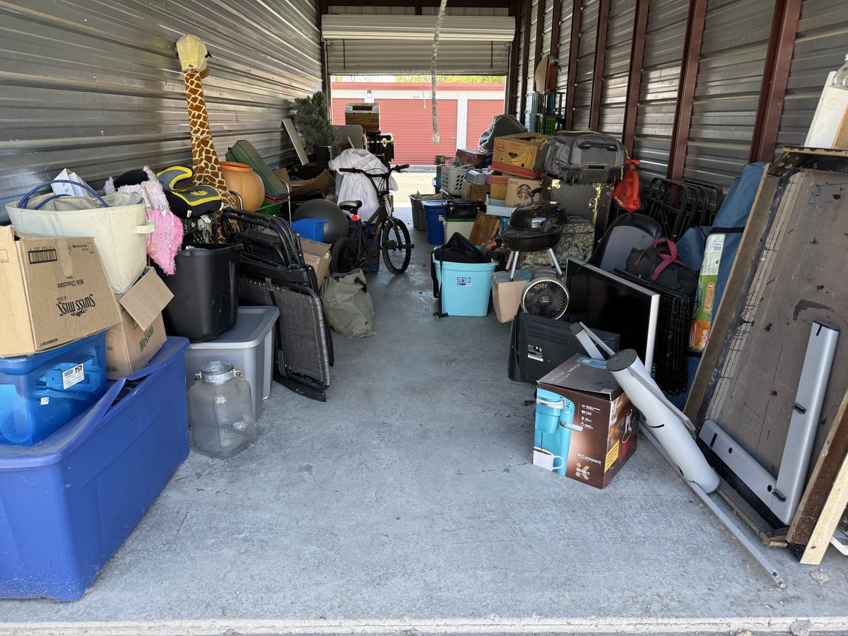 10 x 30 storage unit in Syracuse, NY