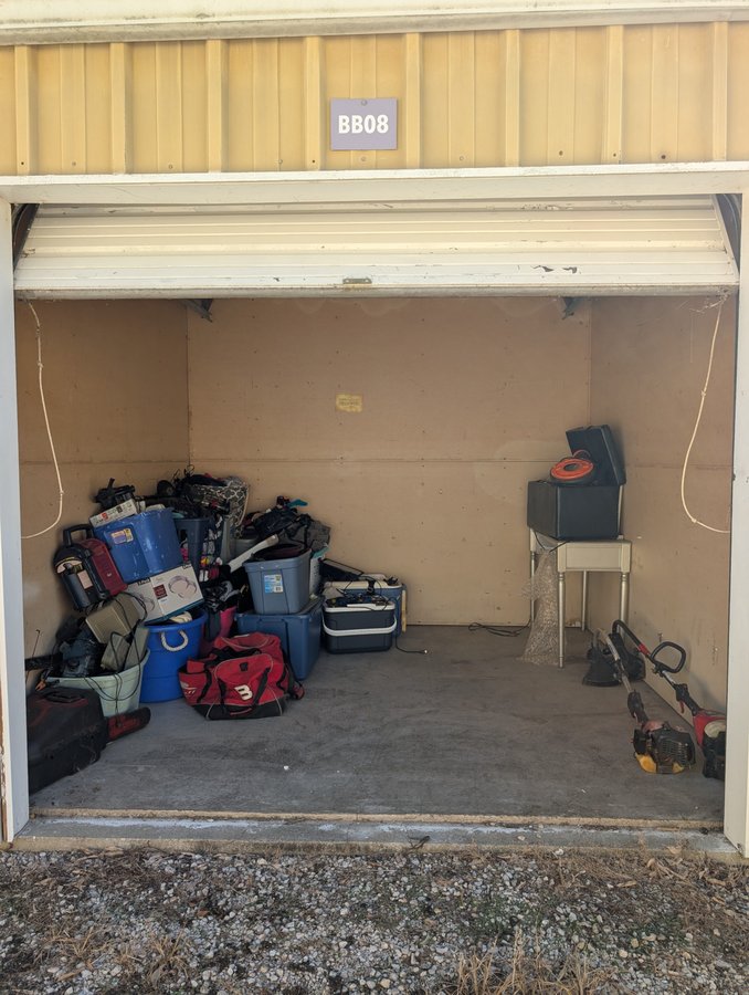 10 x 10 storage unit in Danville, IL