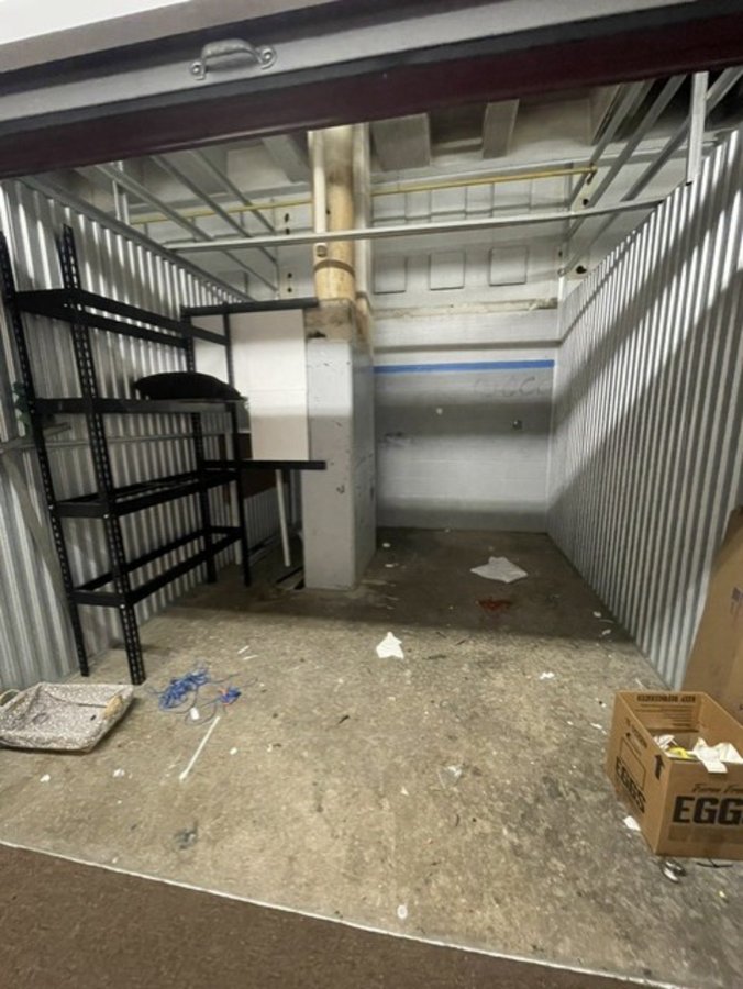 10 x 13 storage unit in St Kansas City, MO