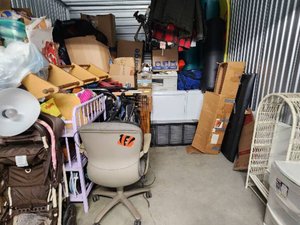 10 x 10 storage unit in Dumfries, VA