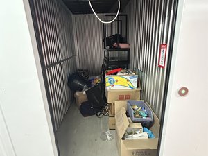 5 x 10 storage unit in Queens, NY