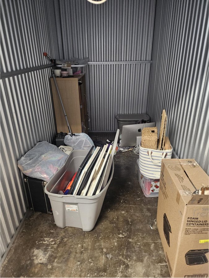 5 x 10 storage unit in Cleveland, OH