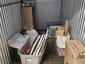 5 x 10 storage unit in Cleveland, OH