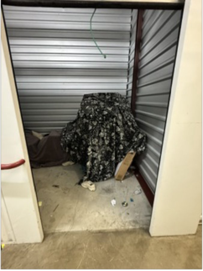 7 x 10 storage unit in Highland, CA