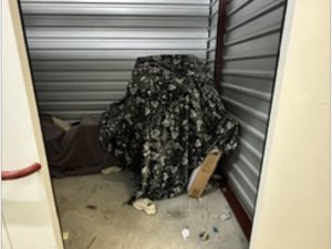 7 x 10 storage unit in Highland, CA