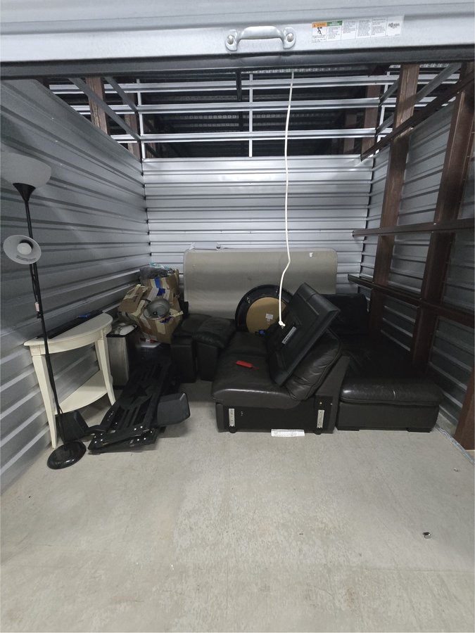 10 x 10 storage unit in Lakeland, FL