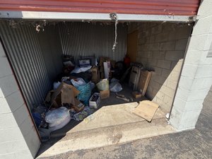 10 x 10 storage unit in Victorville, CA