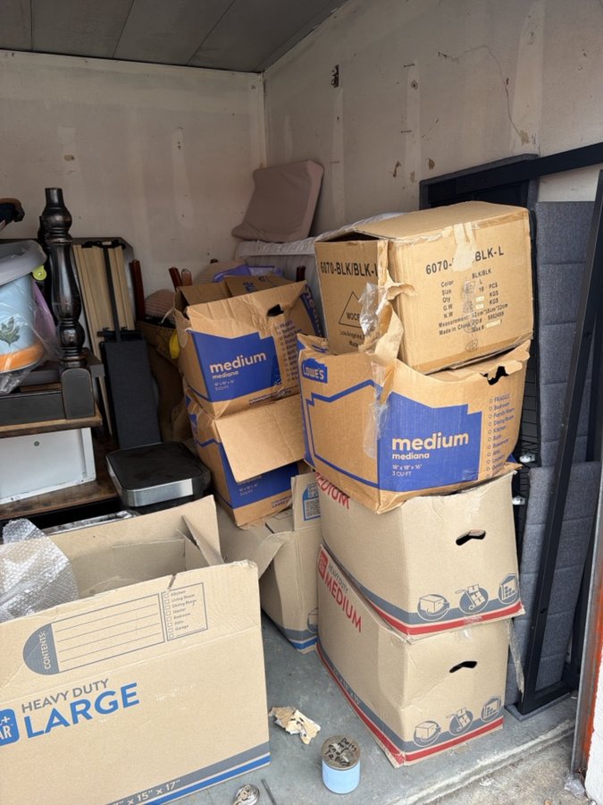 10 x 10 storage unit in Virginia Beach, VA