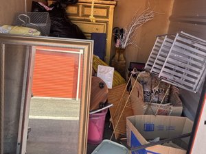 6 x 7 storage unit in Costa Mesa, CA
