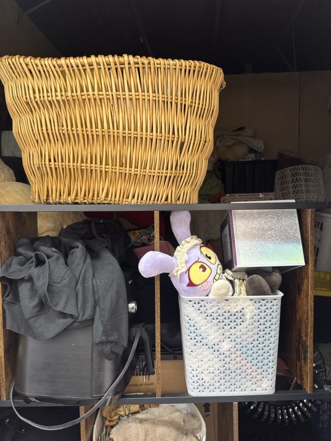 8 x 10 storage unit in Costa Mesa, CA