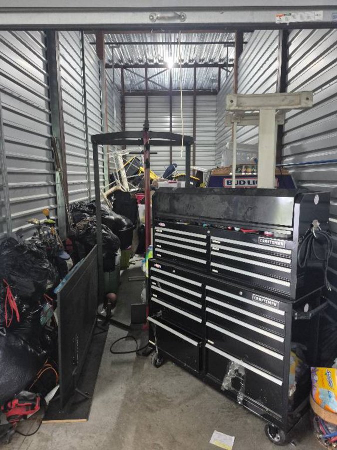 10 x 30 storage unit in Fort Walton Beach, FL