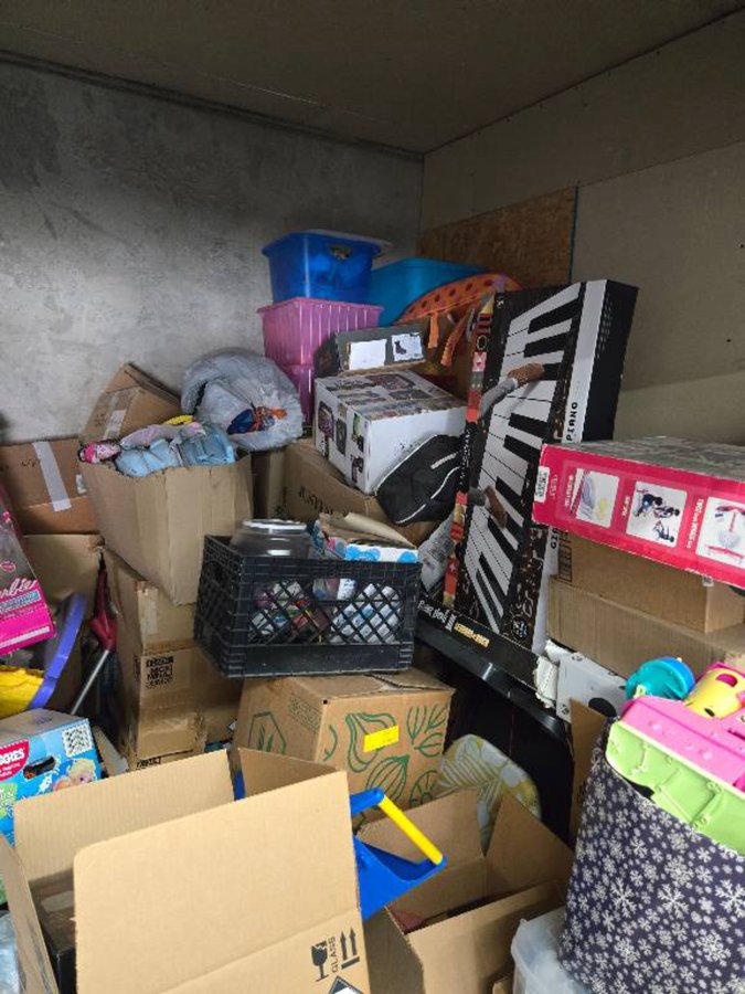 10 x 10 storage unit in San Bernardino, CA