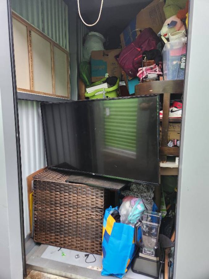 5 x 10 storage unit in Santa Maria, CA