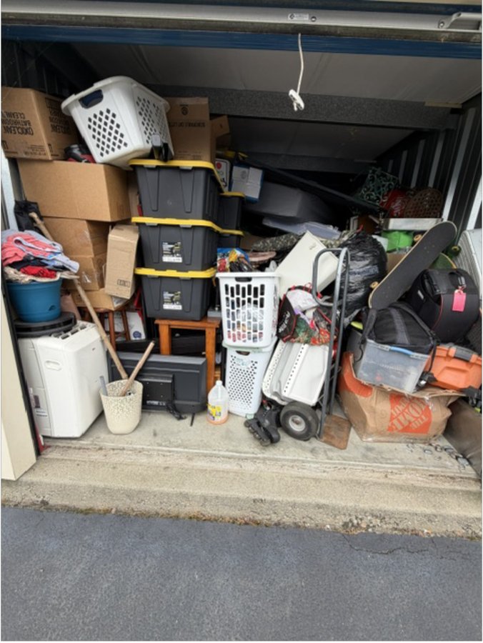 10 x 15 storage unit in Johnston, RI