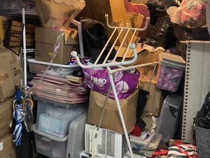 10 x 10 storage unit in Queens, NY