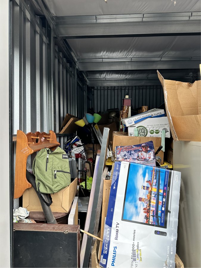 10 x 20 storage unit in Shelton, WA
