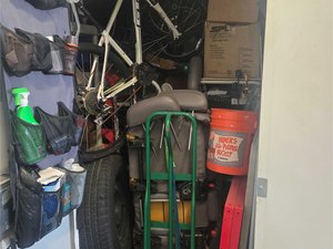 10 x 10 storage unit in Murrieta, CA