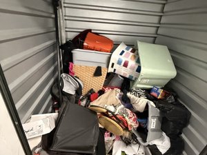 5 x 5 storage unit in Victorville, CA