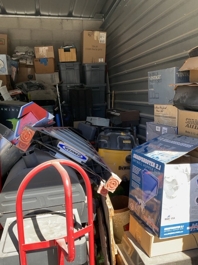 10 x 15 storage unit in Tucson, AZ
