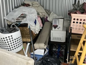 10 x 8 storage unit in Tucson, AZ