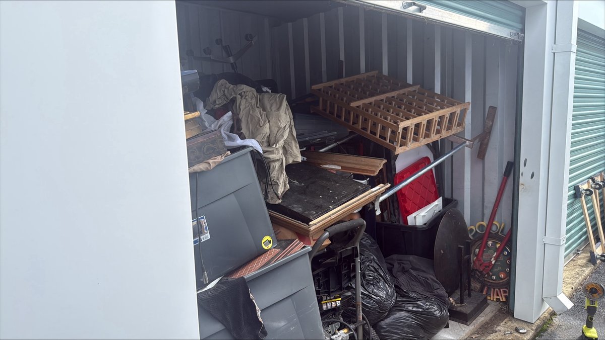 10 x 10 storage unit in Clinton, MD