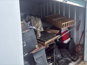 10 x 10 storage unit in Clinton, MD