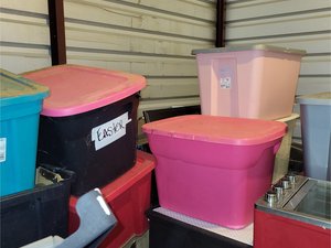 10 x 10 storage unit in Acworth, GA