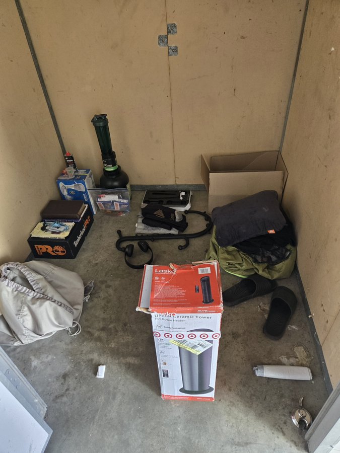 5 x 5 storage unit in W. Sacramento, CA