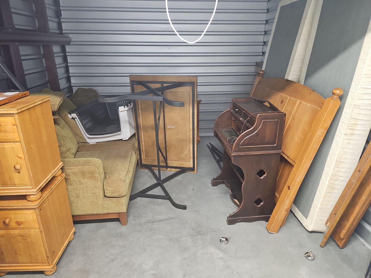 10 x 10 storage unit in Des Plaines, IL