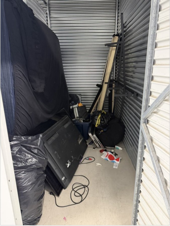 5 x 10 storage unit in Orlando, FL